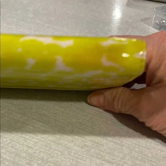 EUC ♠️ Kate Spade Lime Print Zip Wallet Zip Interior Coin Pocket & 12 Card Slots - Picture 5 of 17